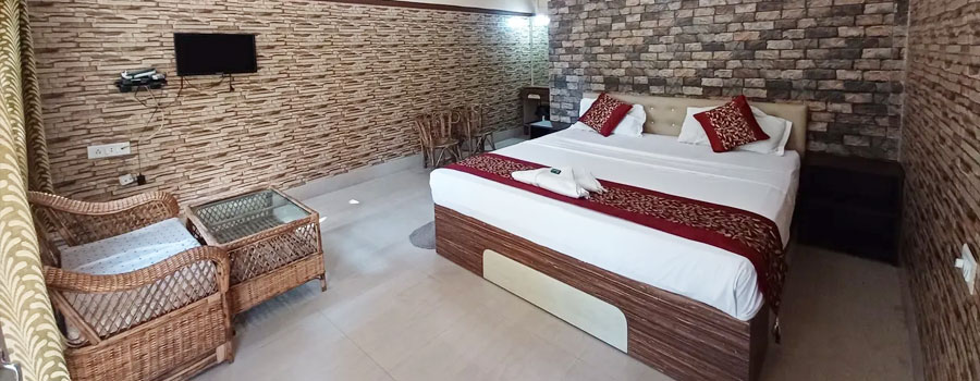 Tusker Den Forest Resort